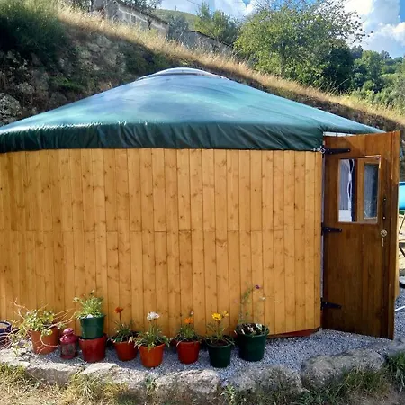 Luxusní stan Woodpecker Yurt *