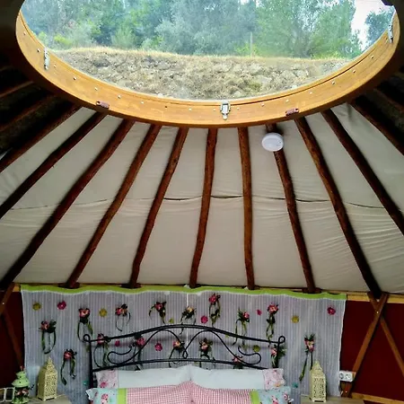 Woodpecker Yurt Luxusní stan